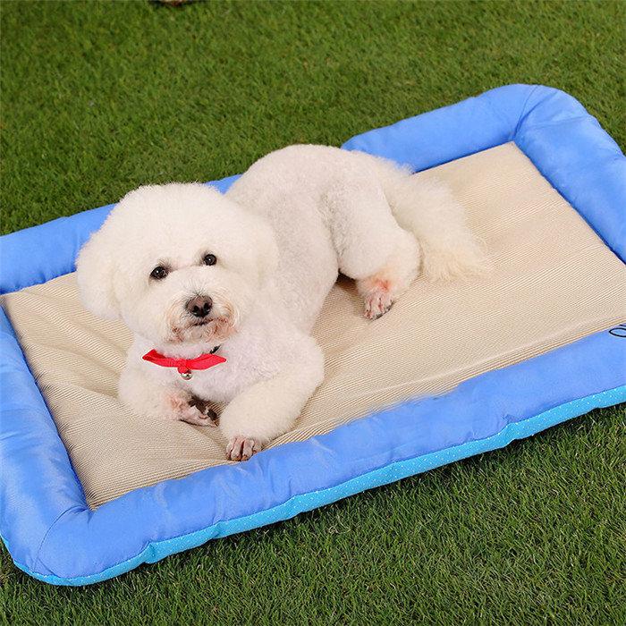 Pet Li ציוד ואביזרים לכלב מיטות לכלב 70x50cm Dog Cat Pet Cool Cushion Pad Soft Silk Fabrics Antiskid Mat Seat Bed Kennels 